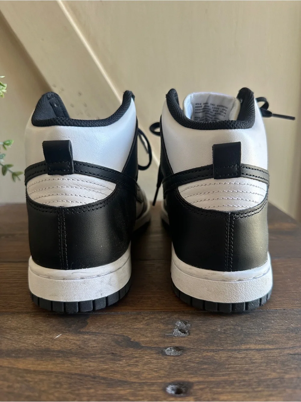 Nike Dunk High Retro Black White “Panda” Men’s Size 9 DD1399-105